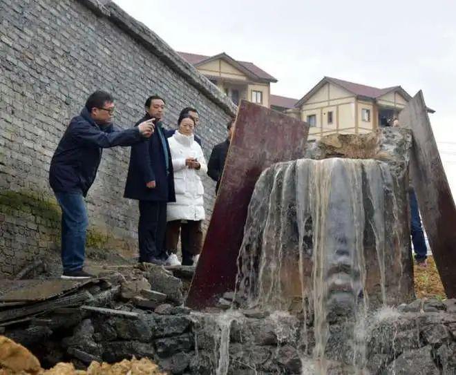 衛(wèi)星有“散光”？洞庭湖被挖2000畝沒發(fā)現(xiàn)！農(nóng)民蓋個牛棚逮個