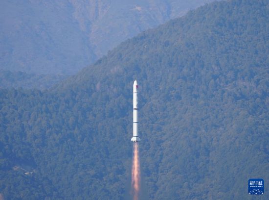 新華全媒+｜我國(guó)成功發(fā)射愛(ài)因斯坦探針衛(wèi)星 長(zhǎng)征火箭年度首飛告捷(圖2)