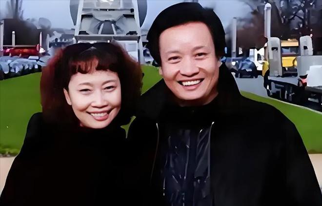 閻維文妻子現(xiàn)狀：66歲駝背蒼老瘦成皮包骨夫妻差1歲像兩代人(圖10)
